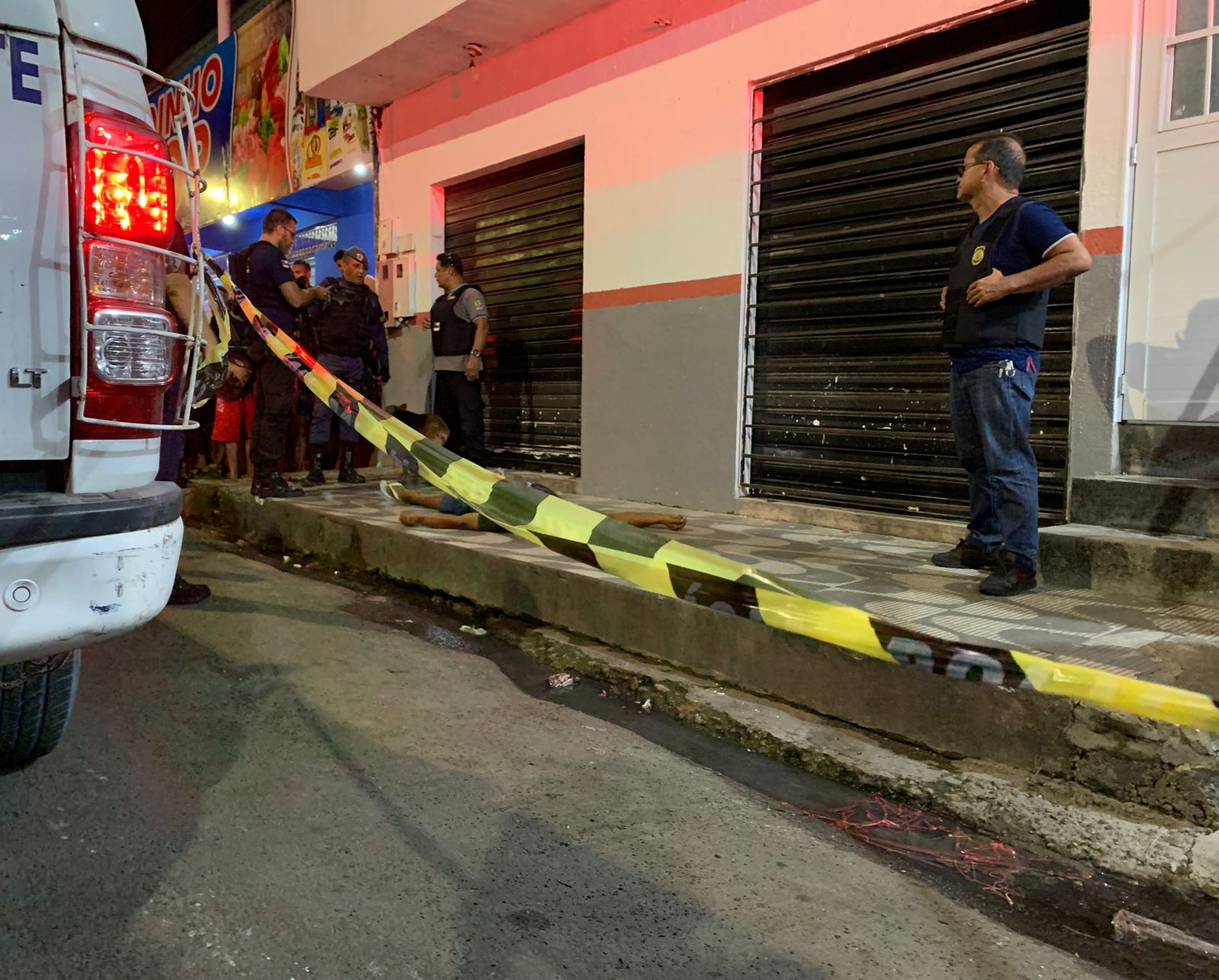 Churrasqueiro é preso suspeito de matar homem com faca cravada nas costas em Manaus