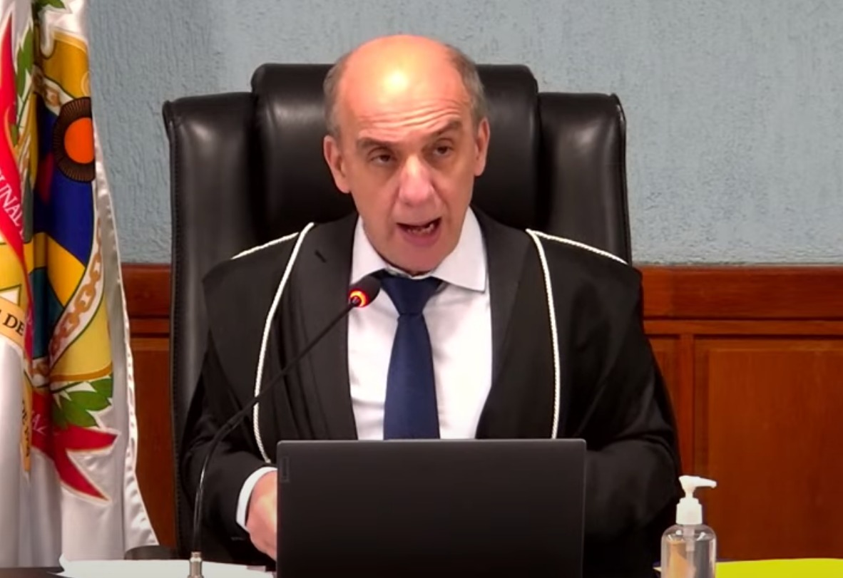 Presidente do TJAM derruba decisão que obrigava TCE-AM julgar afastamento de Ari Moutinho