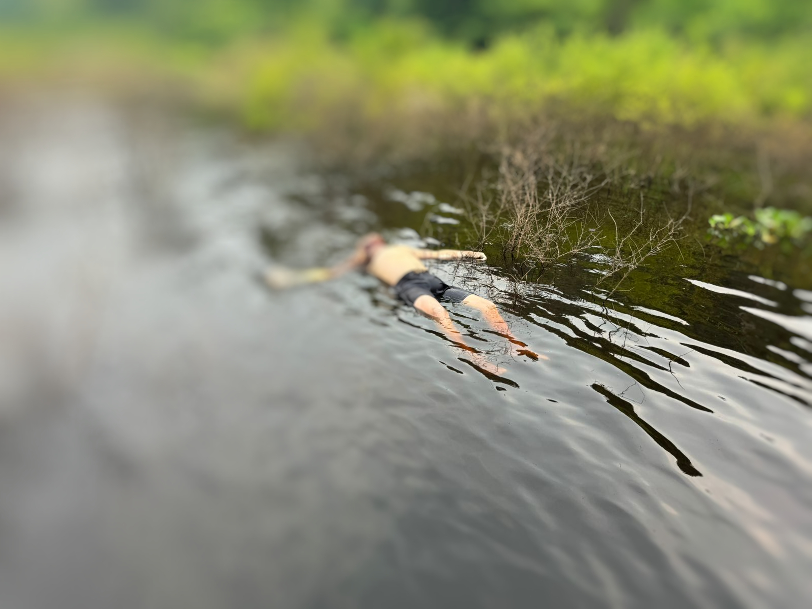 Devorado por peixes, homem é achado boiando em lago no Colônia Antônio Aleixo