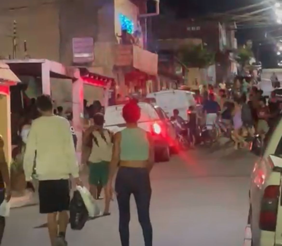 Mulher invade casa e mata idoso a terçadadas em Manaus