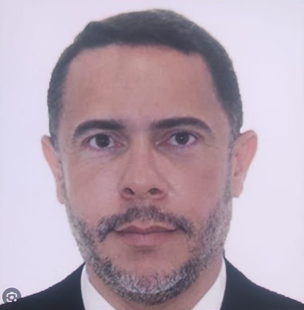 Pai é procurado por perseguir e tentar matar filha na véspera de Natal em Manaus