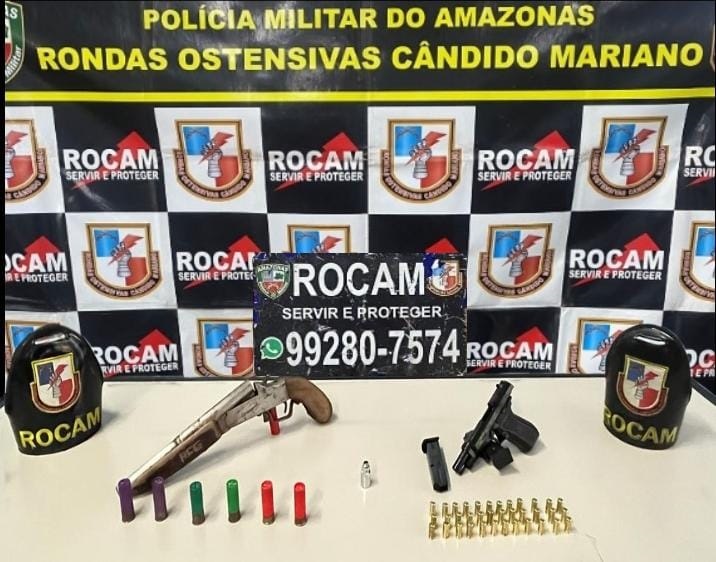 Jovem 'treme' ao ver Rocam e acaba preso com mochila cheia de armas no Amazonas