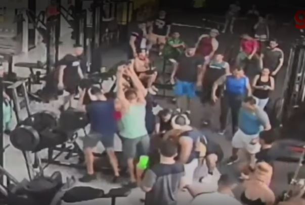 Chance de homem atingido por aparelho em academia voltar a andar é de 1%, diz médico