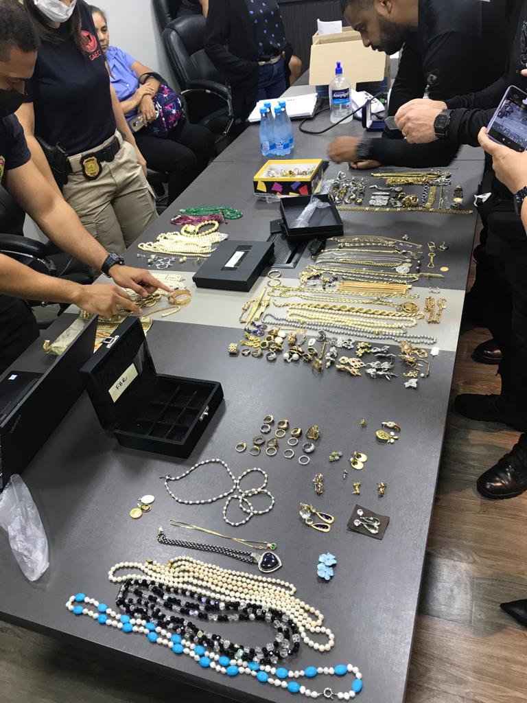 Grupo Braga, alvo da PF, explica origem de joias e dinheiro apreendidos em loja de veículos