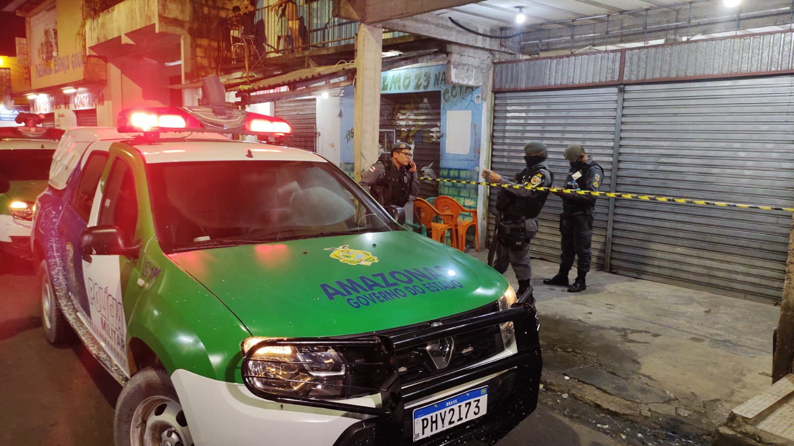 Bebendo com amigos, homem é morto a tiros dentro de casa em Manaus