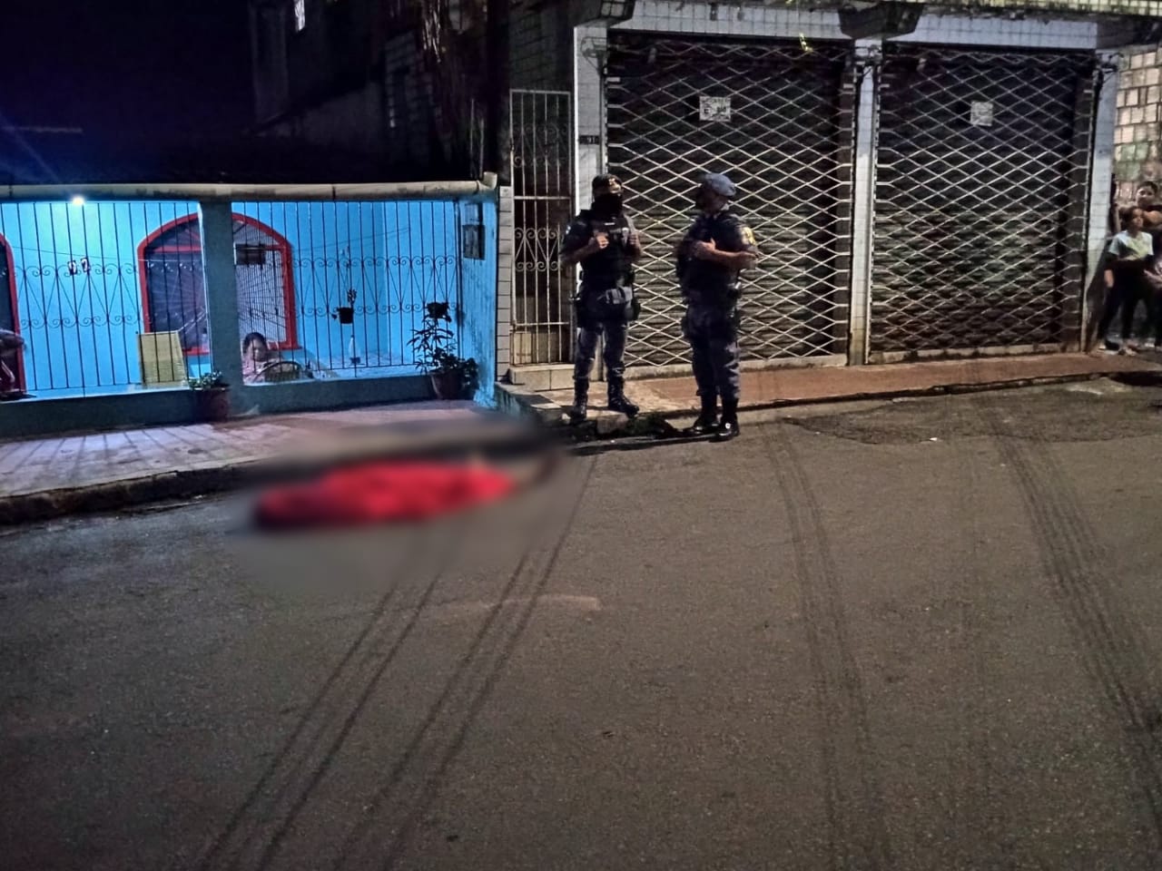 Amigos são executados a tiros em área vermelha de Manaus