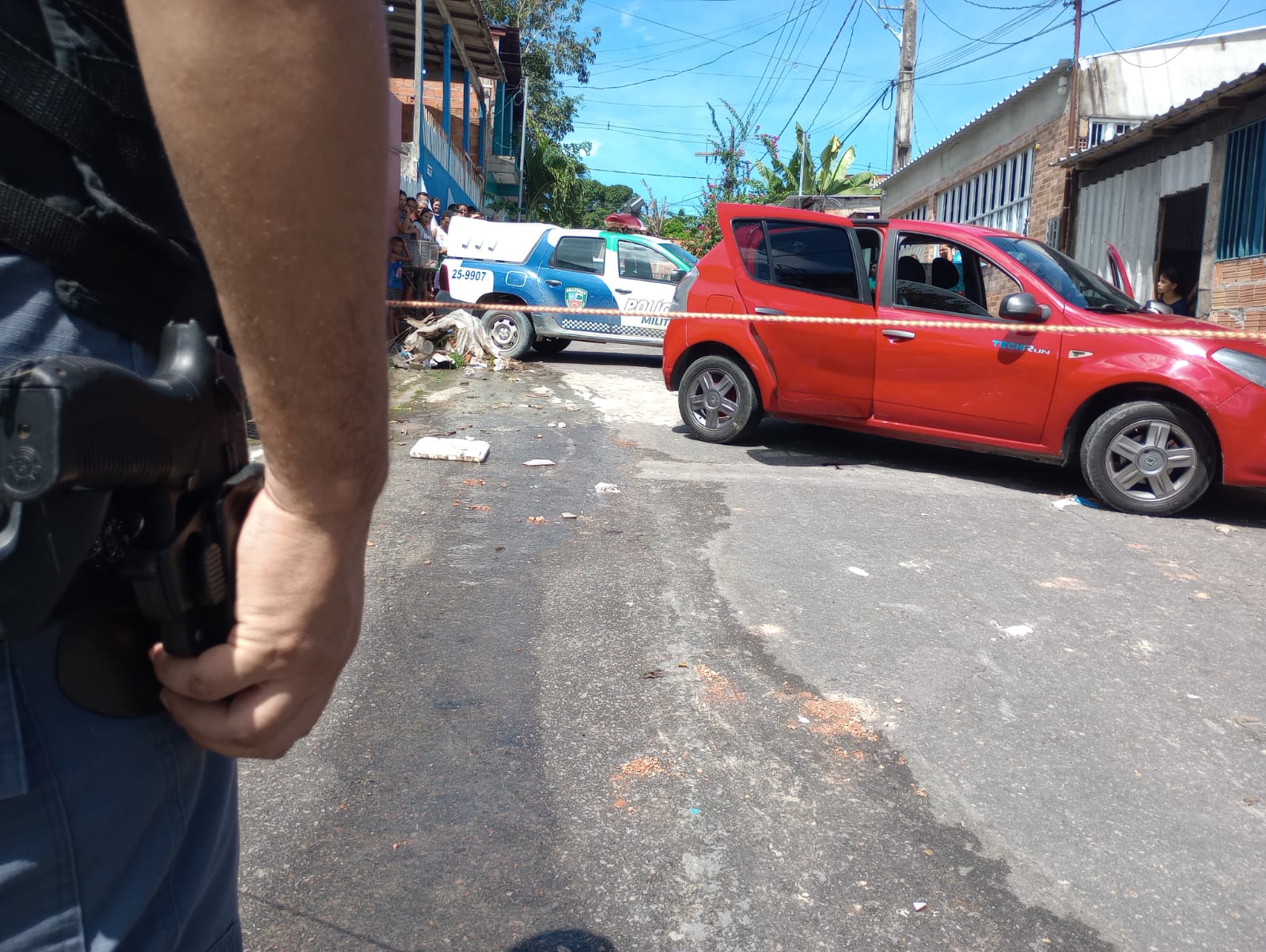 Passageiro é executado dentro de carro de aplicativo em Manaus 