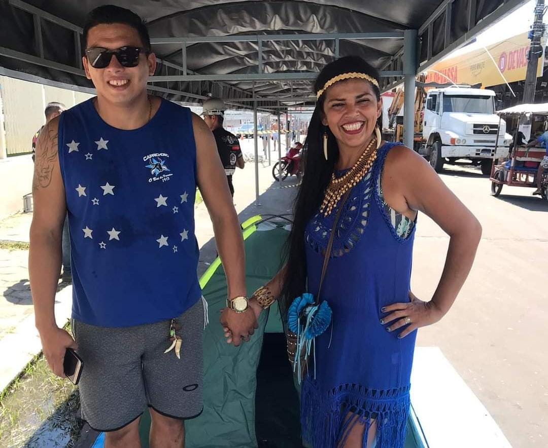 Torcedores do Caprichoso começam a chegar na fila para o festival de Parintins