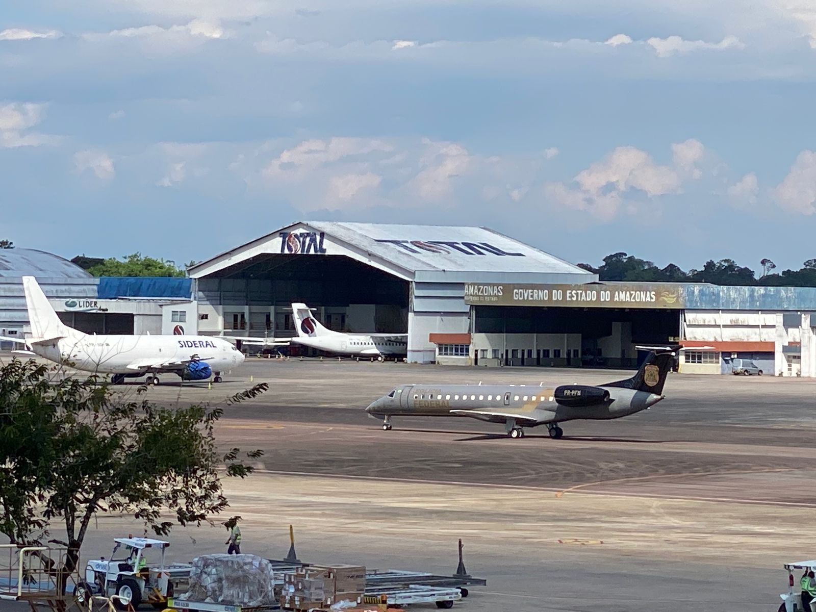 'Pelado da Dinha e ‘Dos Santos’ chegam a Manaus e são levados para PF