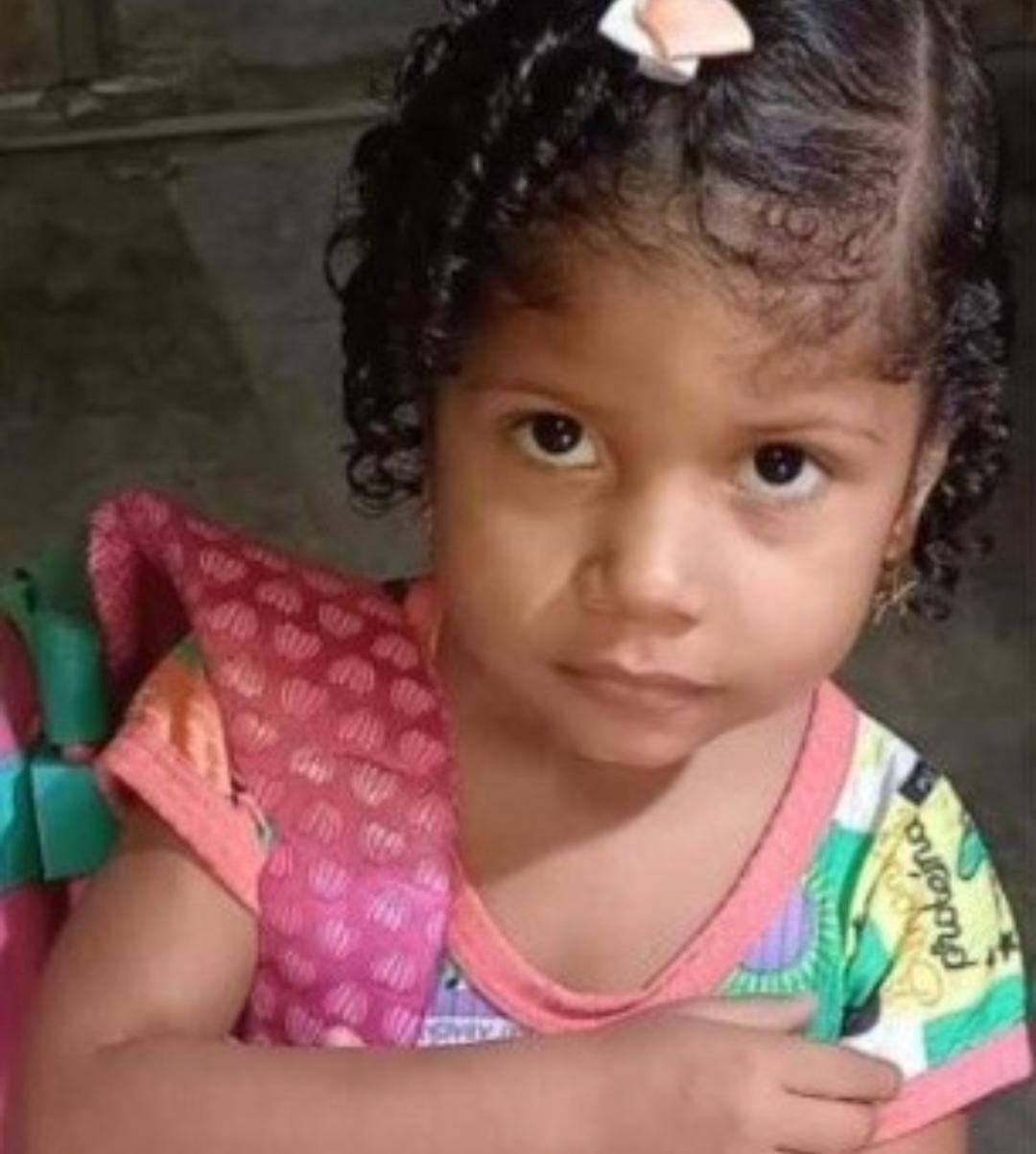 Mergulhadores buscam menina de 4 anos desaparecida após naufrágio no Pará