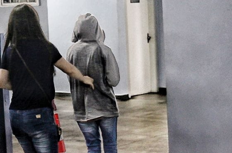 Em depoimento, mulher esfaqueada na Fametro nega relacionamento amoroso com suspeito