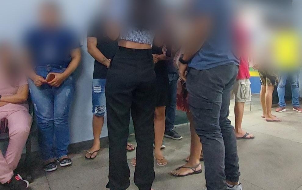 Criminoso armado faz funcionários de empresa reféns durante assalto em Manaus