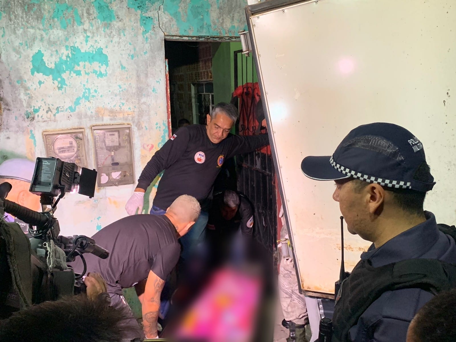 Cantor foi executado com 20 tiros na frente da noiva e do filho em Manaus