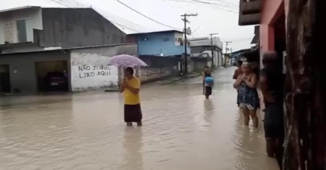 Temporal causa desastres e Defesa Civil registra 28 ocorrências em Manaus