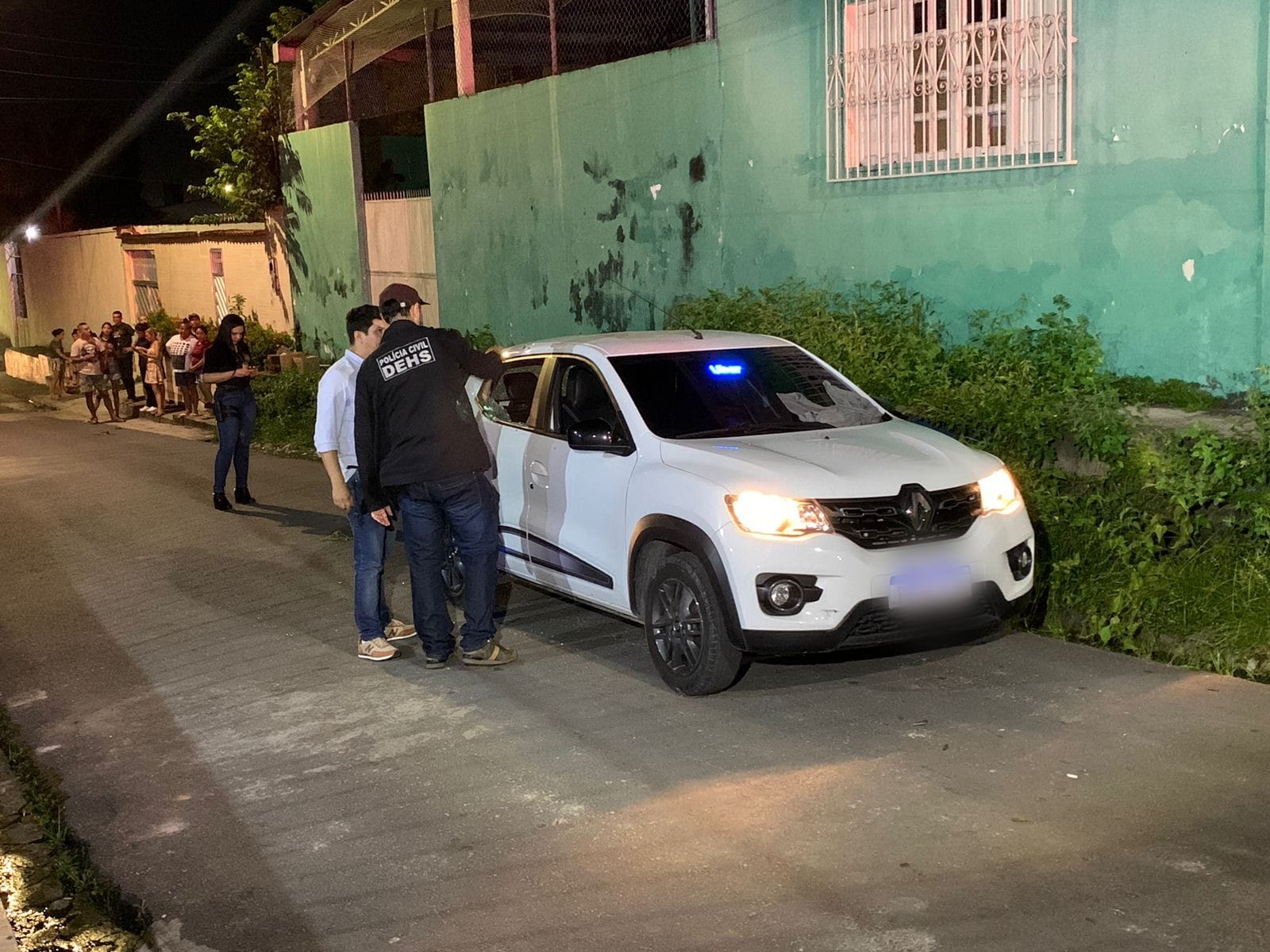 Passageiros são mortos a tiros em carro de app e motorista fica ferido em Manaus