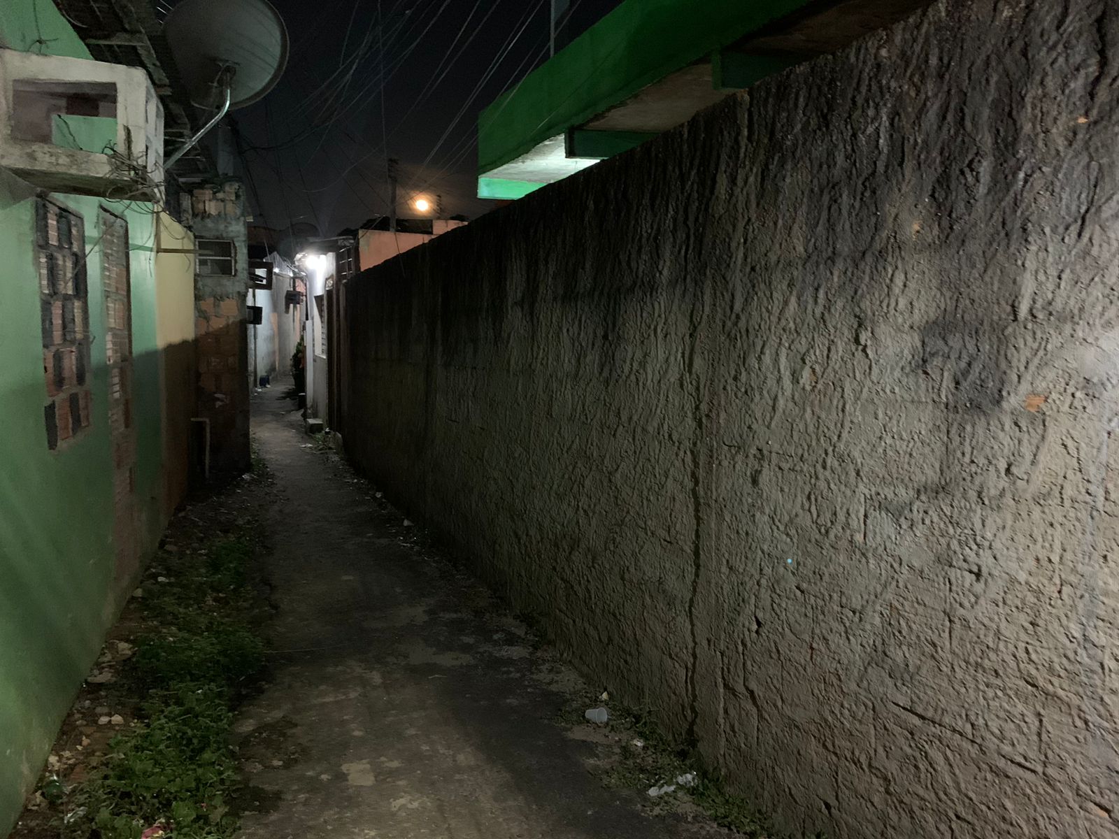 Vendedor de frutas é assassinado em beco de Manaus