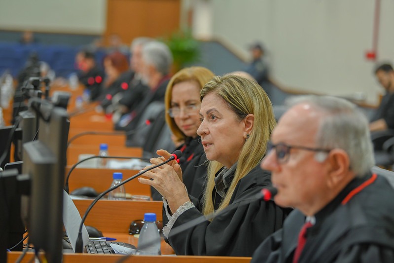 Desembargadores rejeitam recurso em caso de reintegração de servidores demitidos no Amazonas