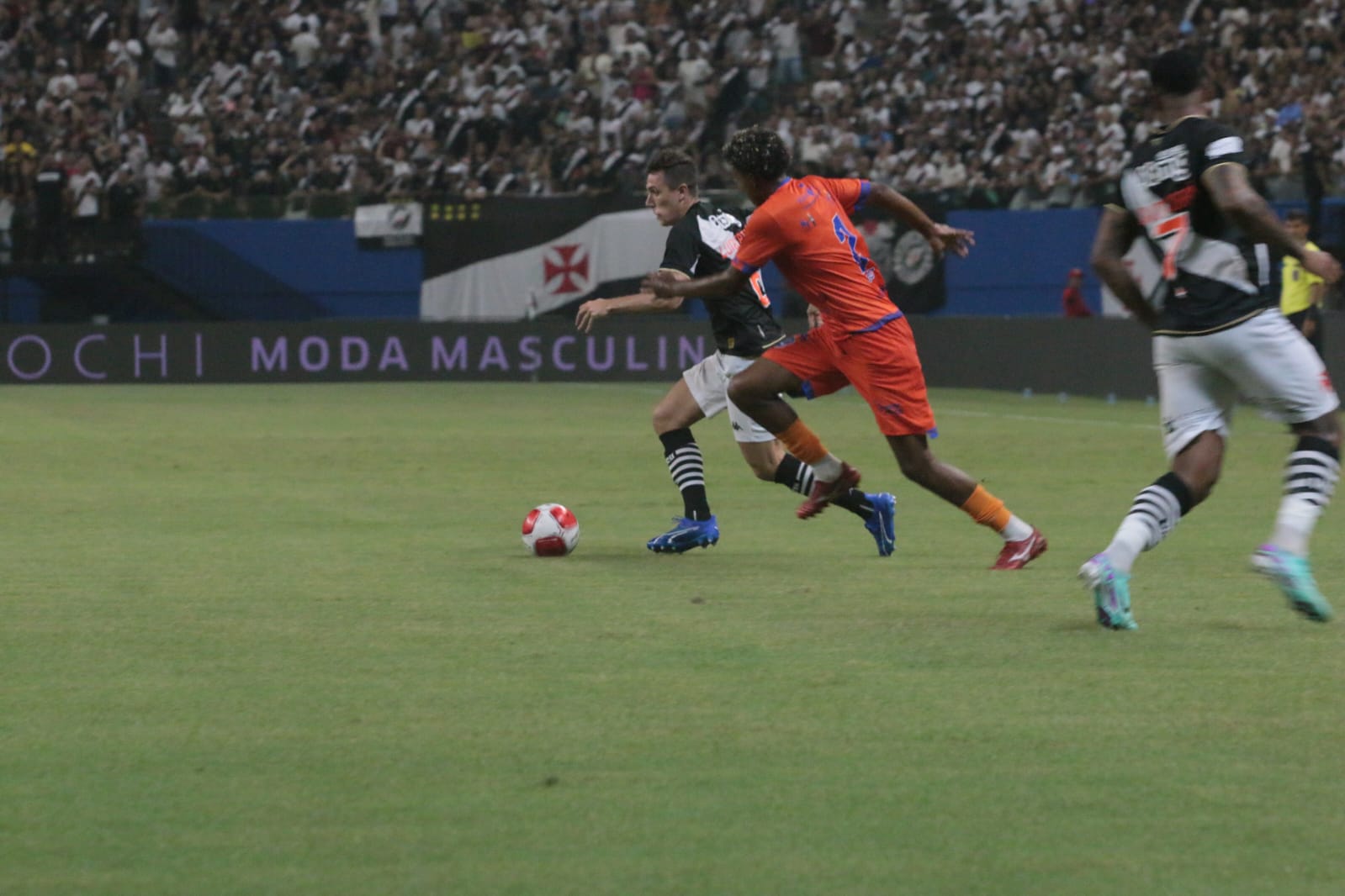 Vasco entra no G4 após vencer Audax por 1 a 0 na Arena da Amazônia