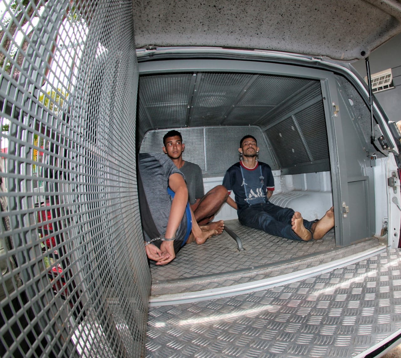 Três suspeitos de assaltar convidados em festa de casamento são presos em Manaus