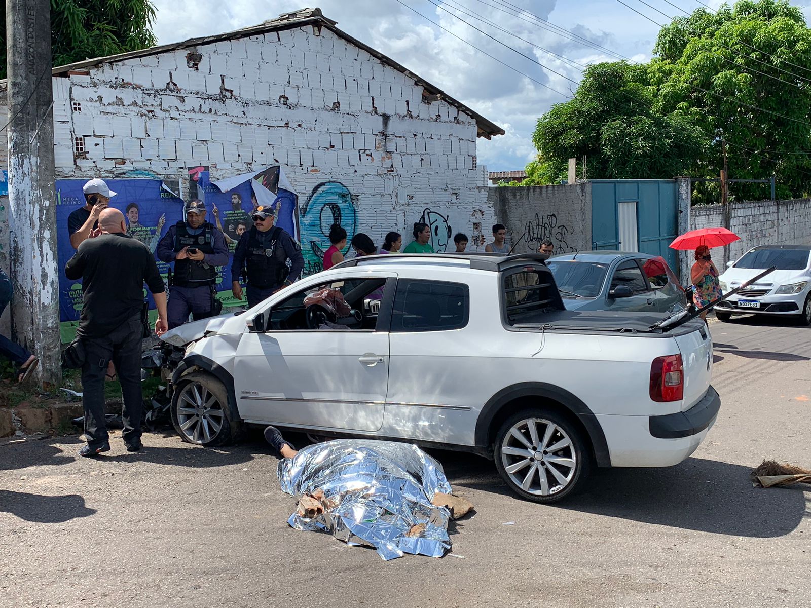 Empresário bate carro em poste e morre após sofrer mal súbito na Avenida São Jorge