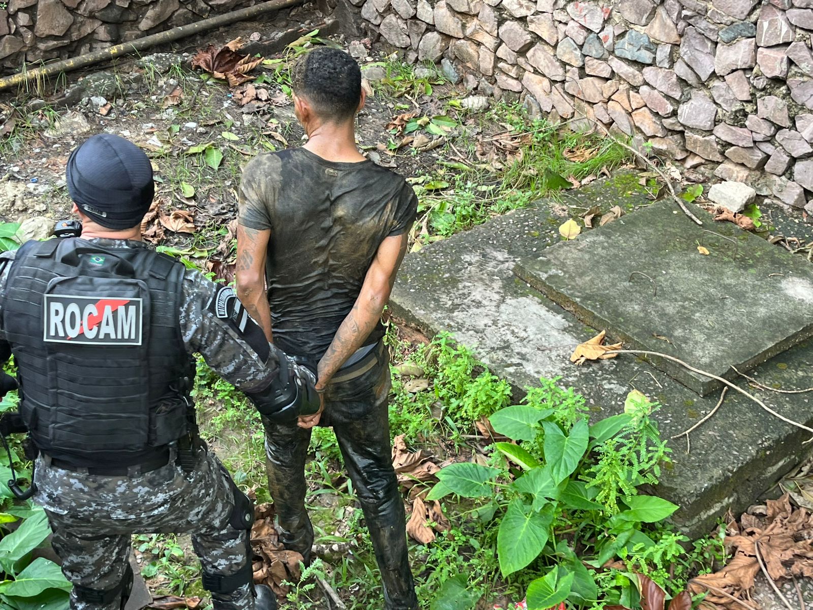 Polícia prende suspeito e recupera itens após assalto na Vivara do Manauara Shopping