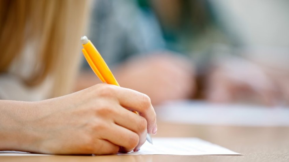 Com salário de até R$ 6,4 mil, prefeitura lança PSS com 900 vagas no AM