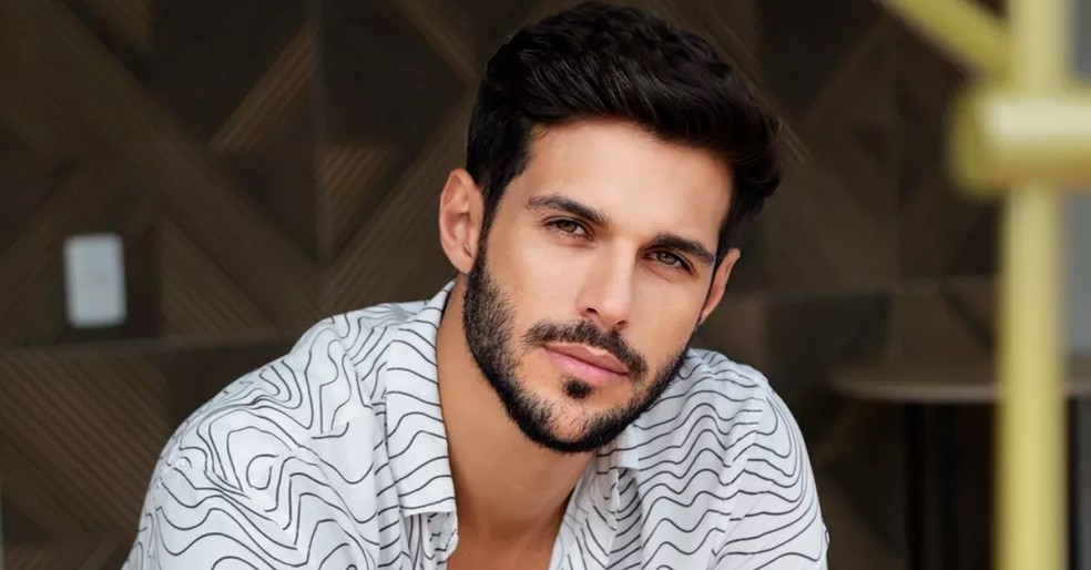 Sedado, ex-BBB Rodrigo Mussi permanece em observação na UTI