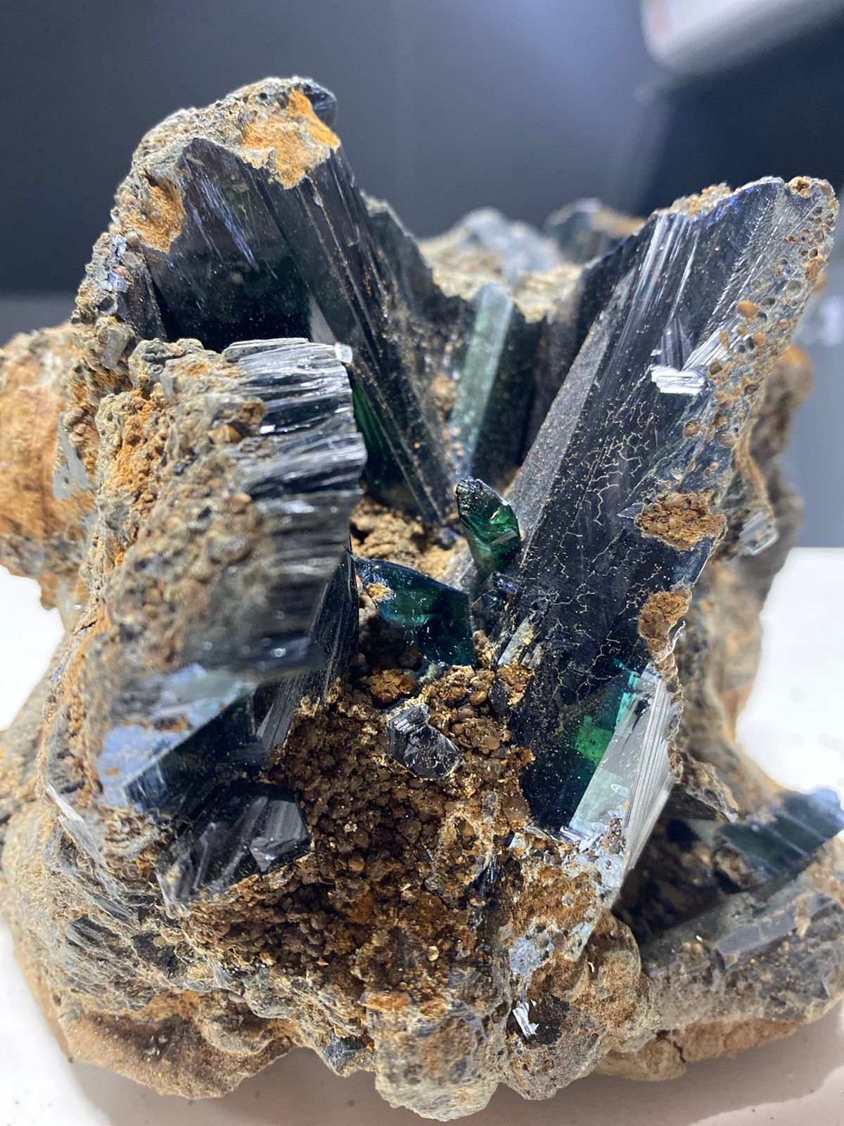 Carga de vivianita avaliada em quase R$ 2 milhões é encontrada escondida em barco