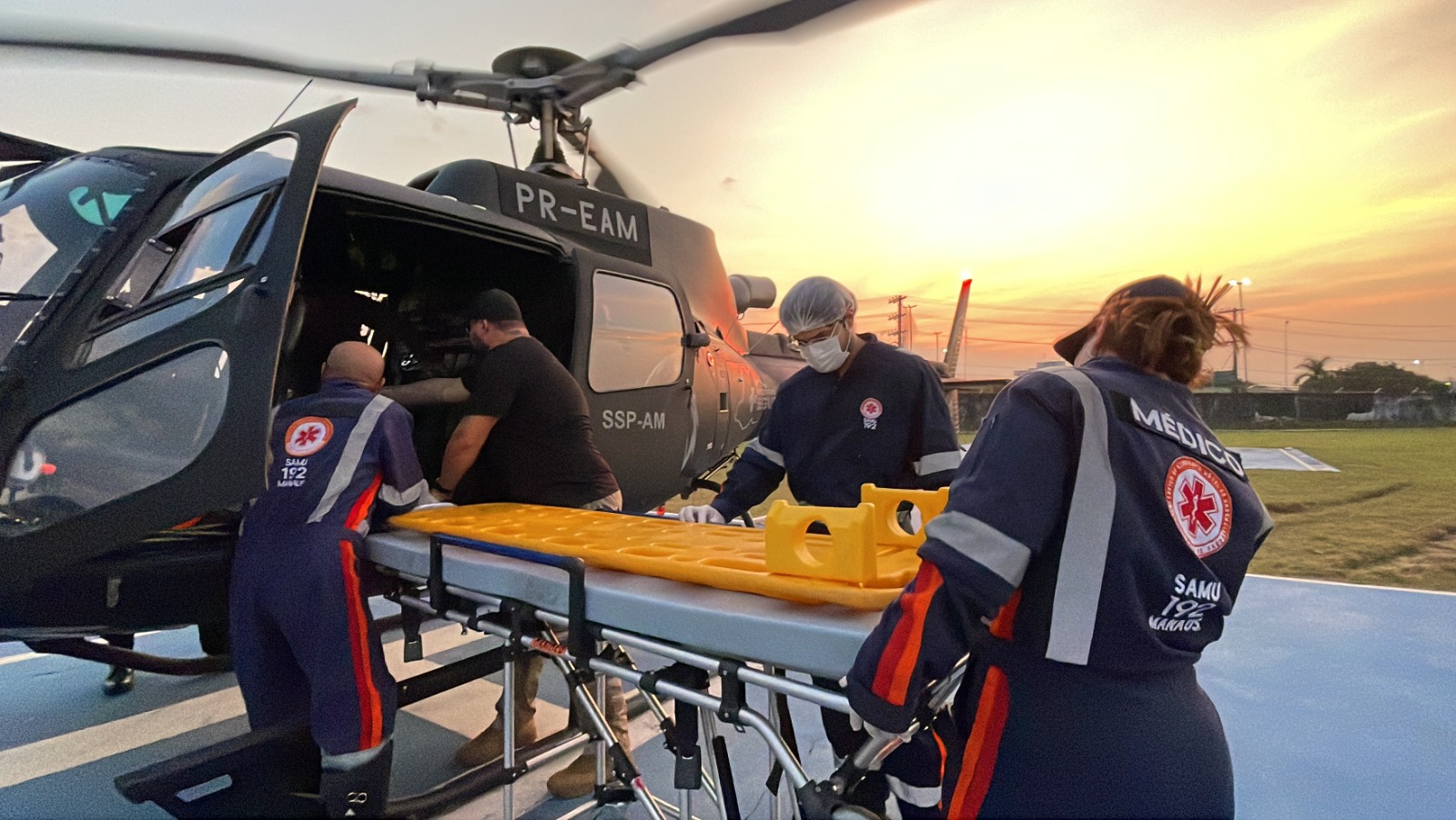 Vítima de acidente de trânsito recebe resgate aeromédico ao ser transferida para Manaus