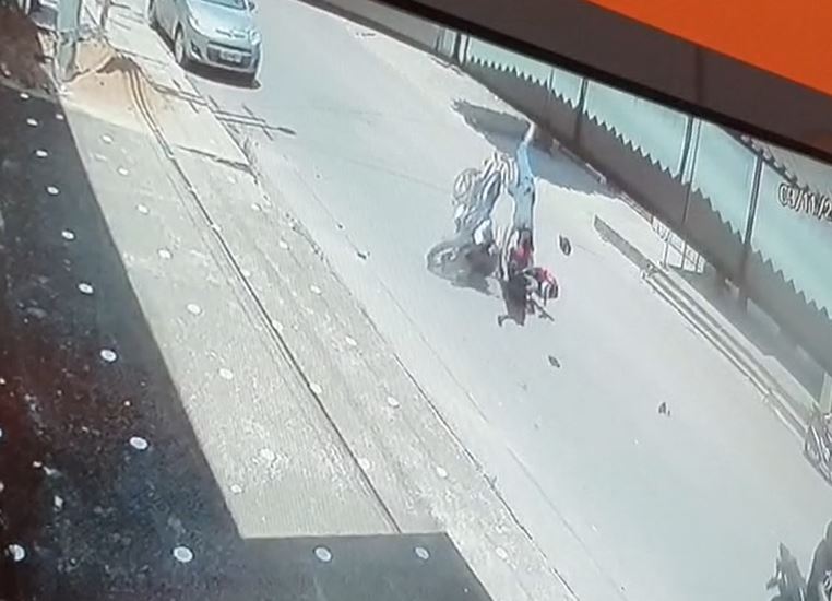 Homem tem perna dilacerada durante acidente entre 4 motocicletas no Amazonas