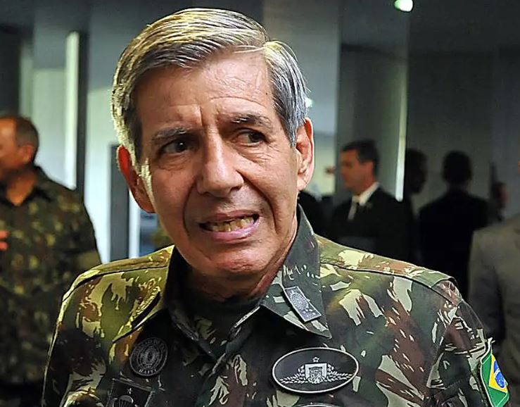 Augusto Heleno, Braga Netto e aliados de Bolsonaro são alvos de operação da PF