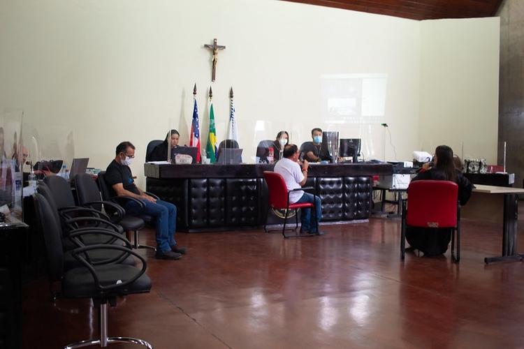 Caso Adiel: Julgamento é adiado após familiar da vítima cobrar por justiça no tribunal em Manaus