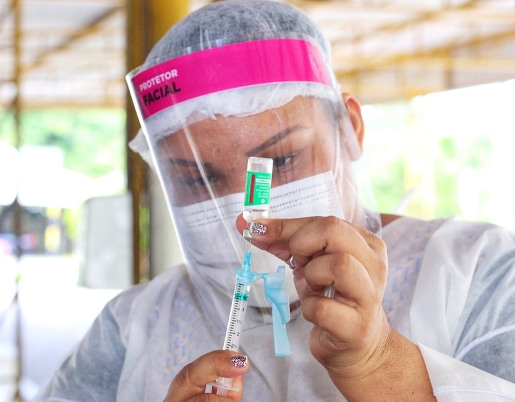  Manaus aplicou mais de 415 mil doses de vacina no mês de junho