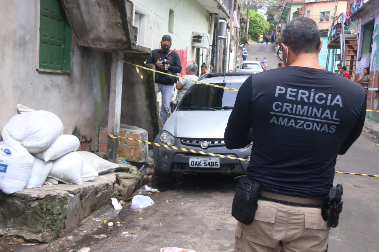 Homem é morto a tiros na frente do filho pequeno em Manaus