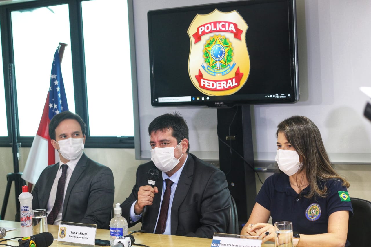 Secretário de Saúde do Amazonas dribla PF e segue foragido