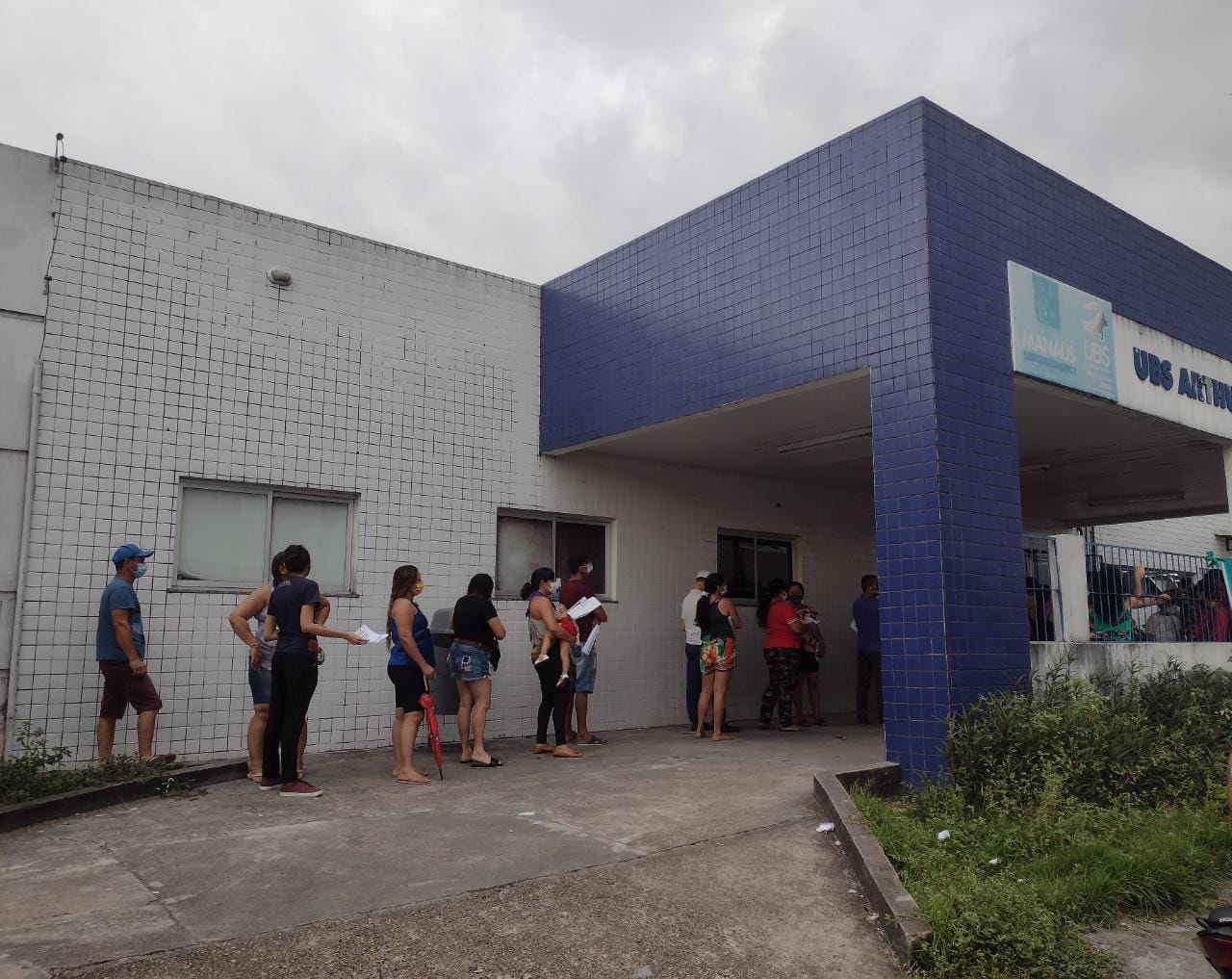 Vacinação: População lota unidades de saúde na zona Norte de Manaus