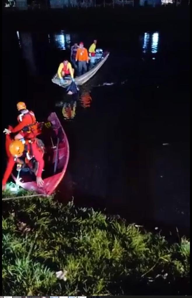 Bombeiros encontram corpo de 2º adolescente desaparecido em igarapé de Manaus