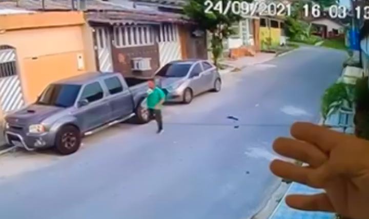 Cobrador de ônibus é baleado em Manaus ao sair para trabalhar; vídeo