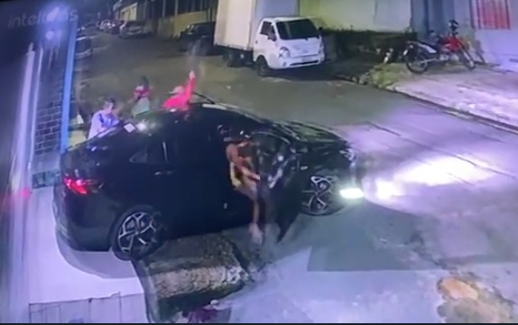 Motorista é rendida e tem carro roubado por criminosos armados em Manaus