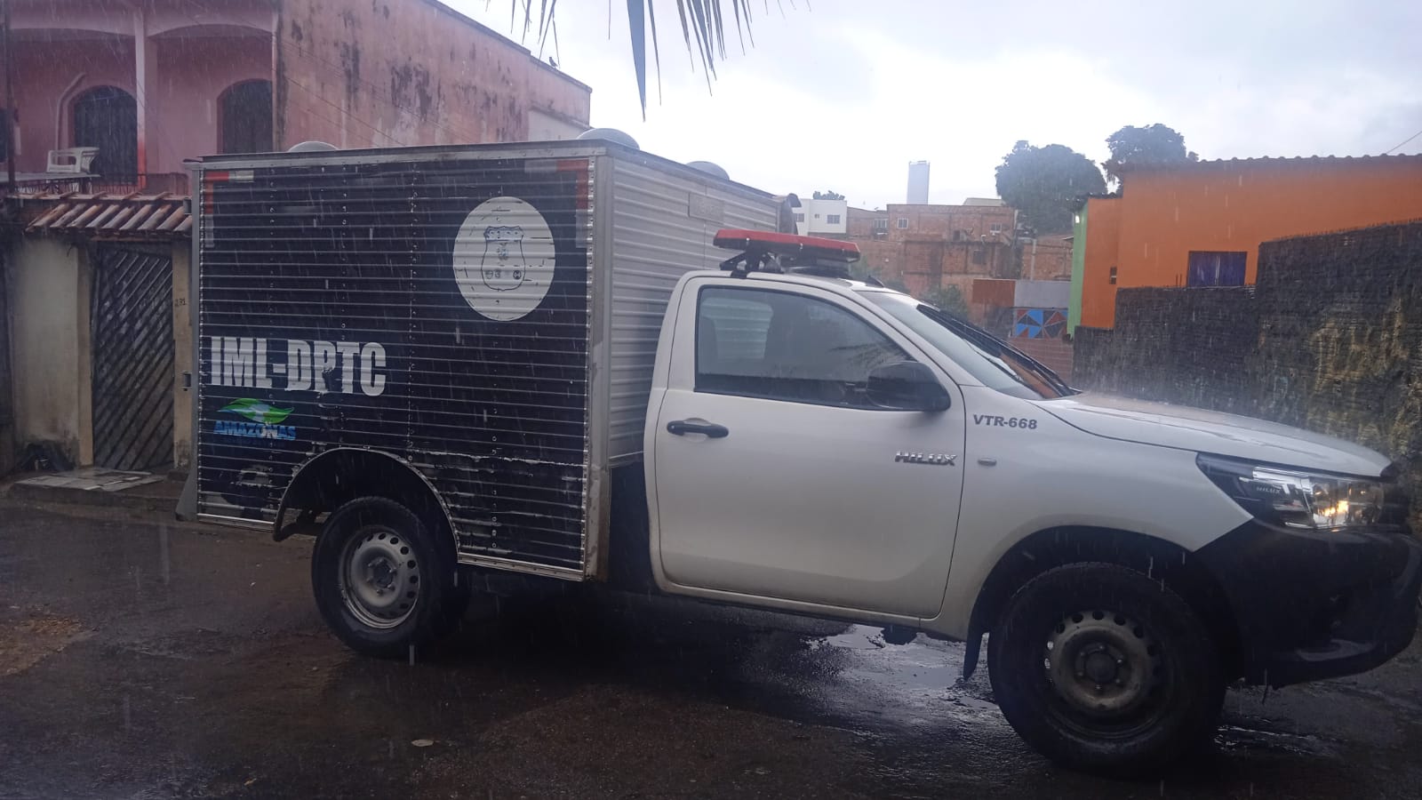 Adolescente é executado com 14 tiros enquanto dormia dentro de casa em Manaus