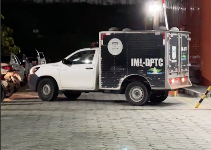 Adolescente é morto com 10 tiros ao passear em rua de Manaus