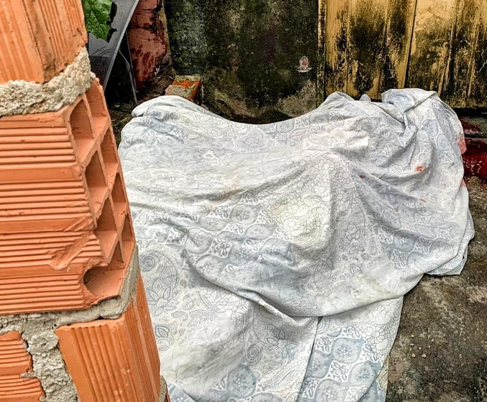 Homem tenta fugir de assassinos mas acaba morto a tiros em Manaus