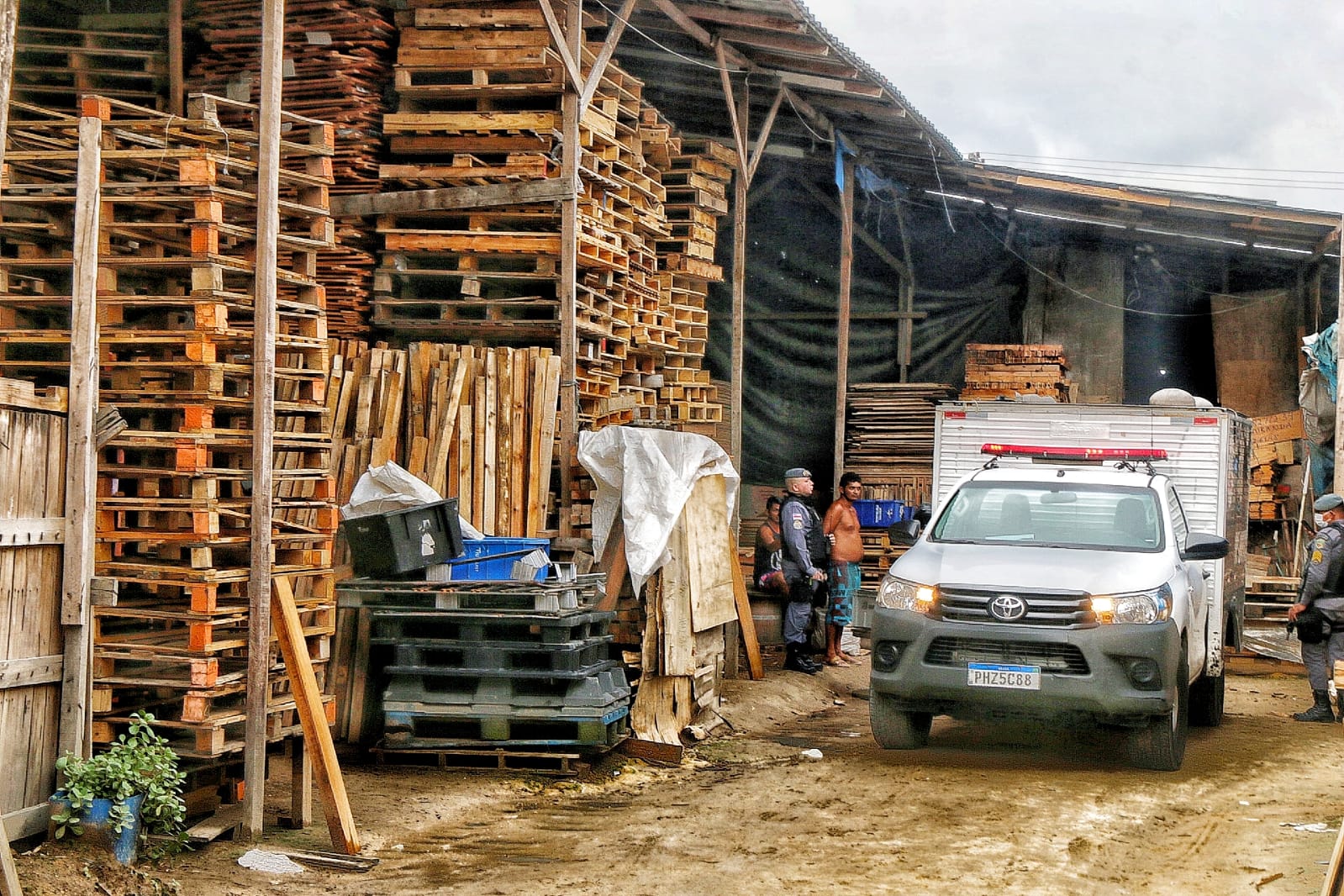 Após ser ameaçado, marceneiro é executado enquanto trabalhava em Manaus