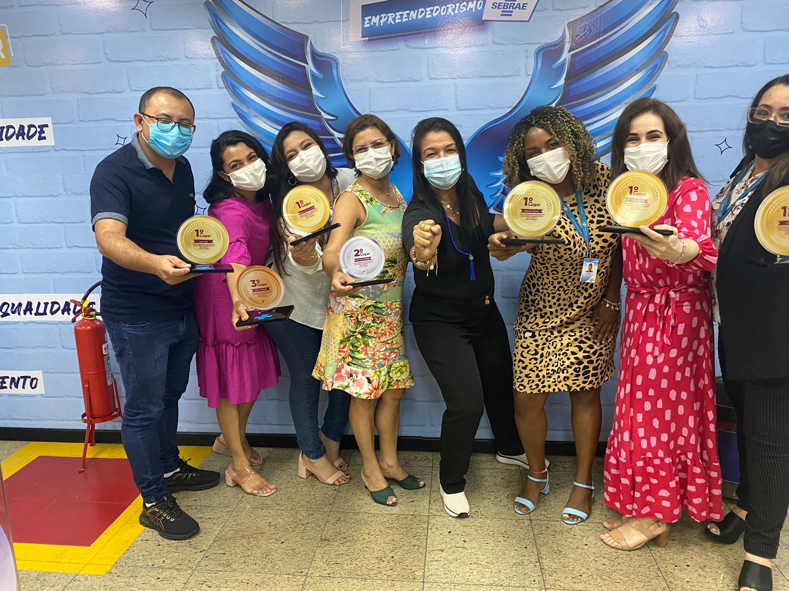 Em reconhecimento profissional, colaboradores do Sebrae Amazonas ganham troféus e folga