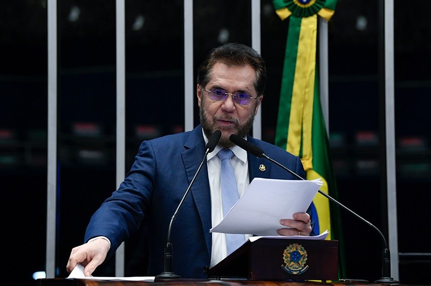 Ministros do STF não são semideuses, diz Plínio Valério durante sessão no Senado