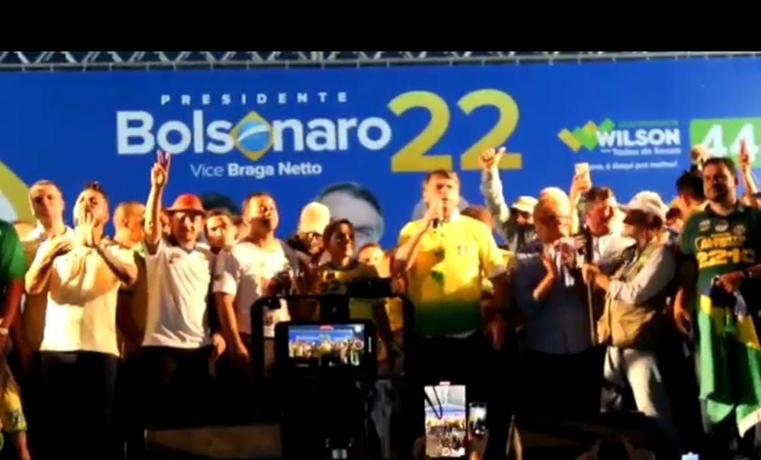 'Um povo que não quer saber de aborto, nem ideologia de gênero', diz Bolsonaro em comício em Manaus