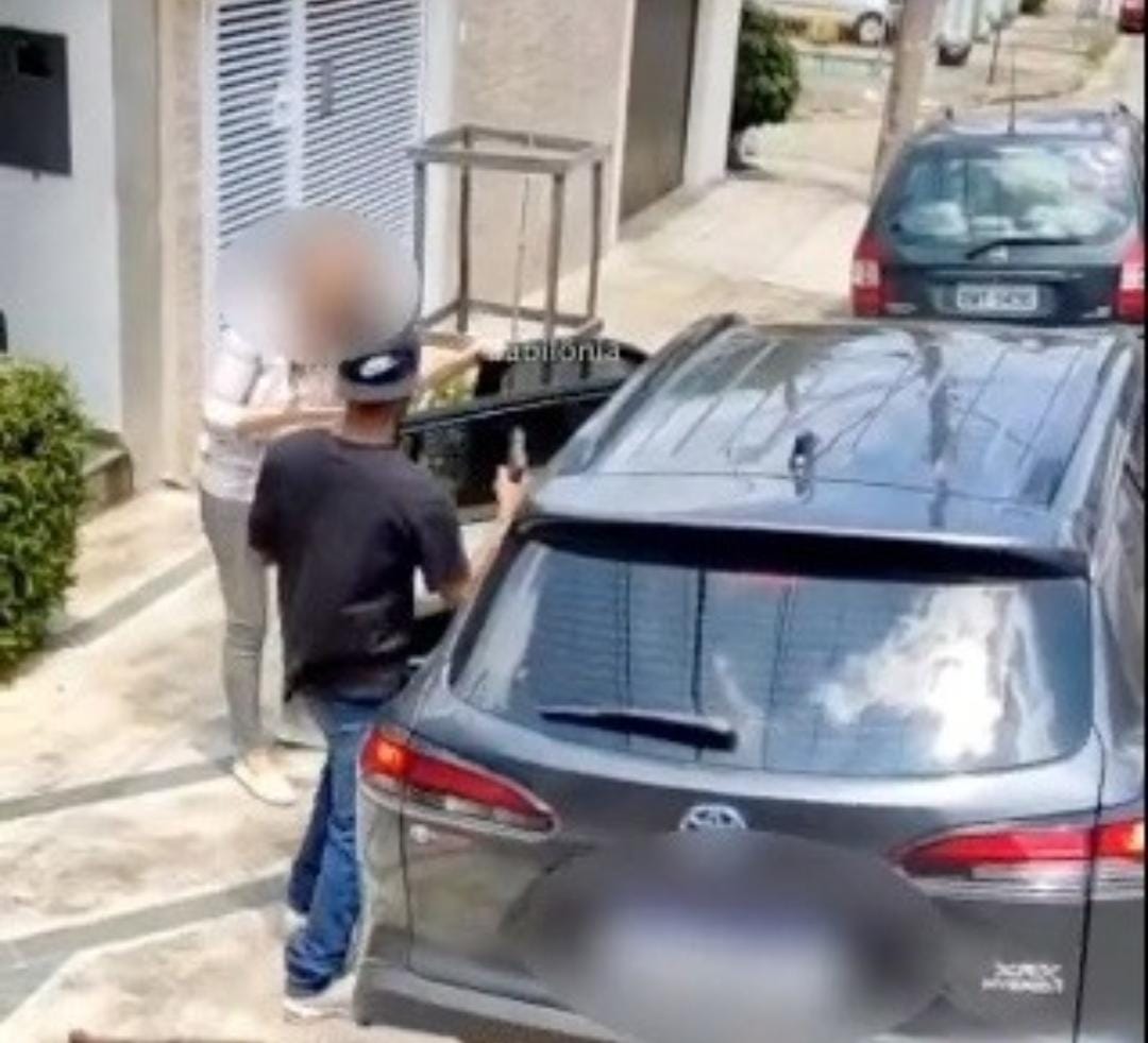 Criminosos atiram em médica durante assalto mas fogem sem levar nada; vídeo