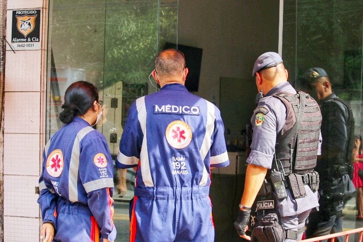 Filho de 8 anos vê pai ser morto enquanto cortava cabelo em barbearia de Manaus