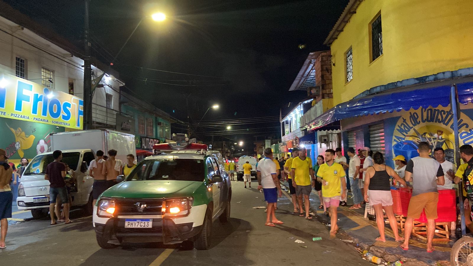 Com tiroteio, briga generalizada termina com pessoa baleada em Manaus; vídeos