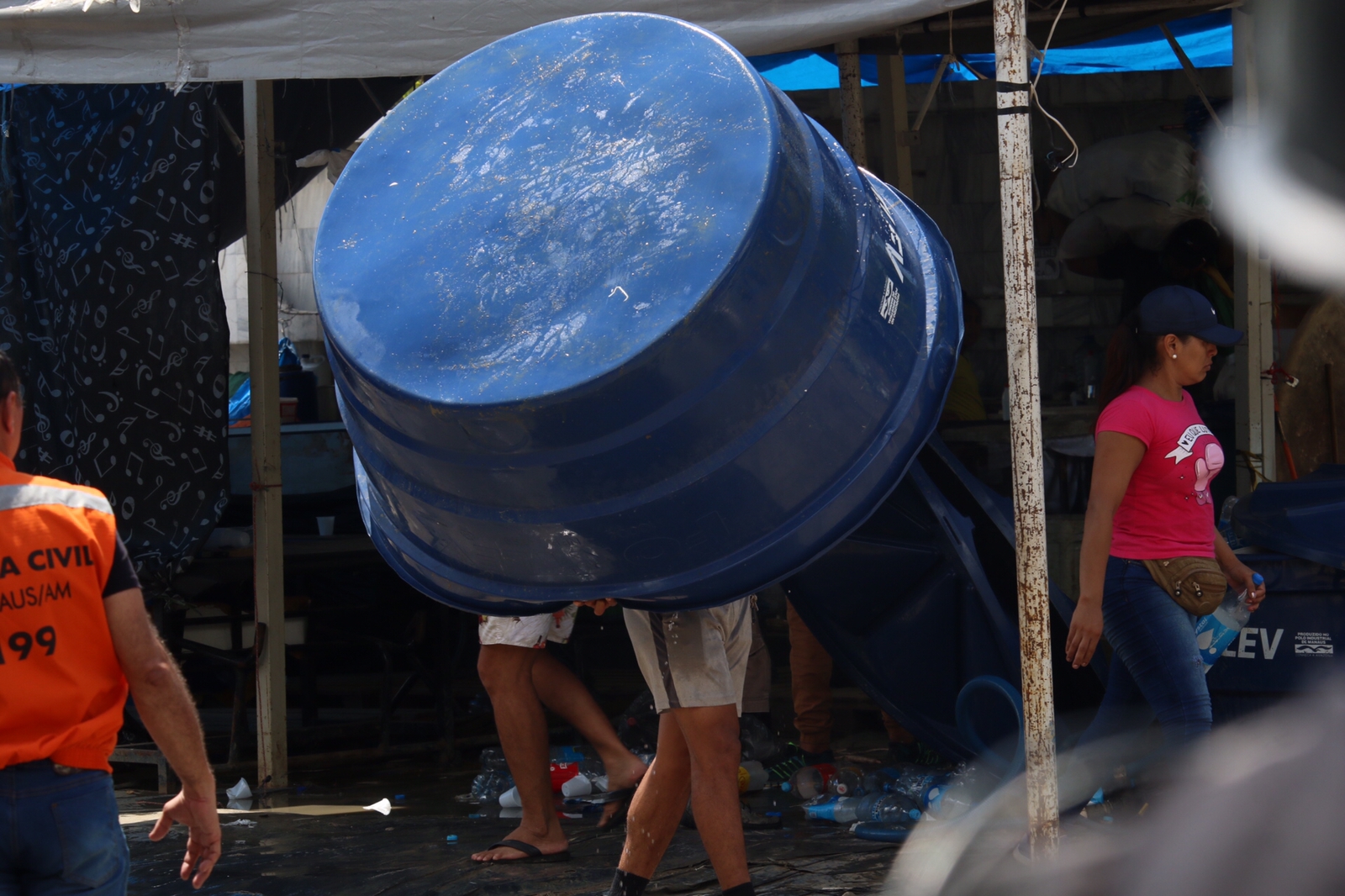 Bolsonaristas desmontam acampamento da frente do CMA em Manaus 